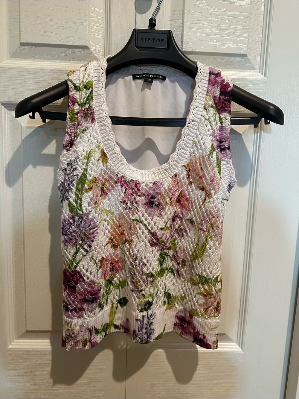 Boston Proper Lined White Floral Open-Knit Tank w Purple,Pink & Peach Blossoms